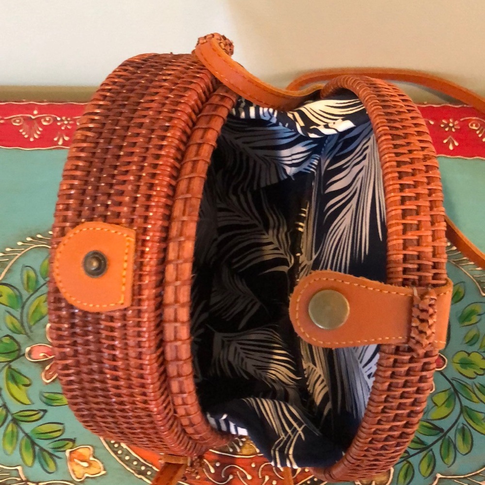 Handbag - Picture 3 of 3